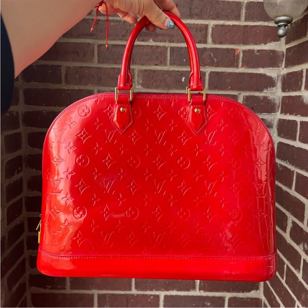 Authentic Louis Vuitton Alma Vernis GM - Picture 2 of 16